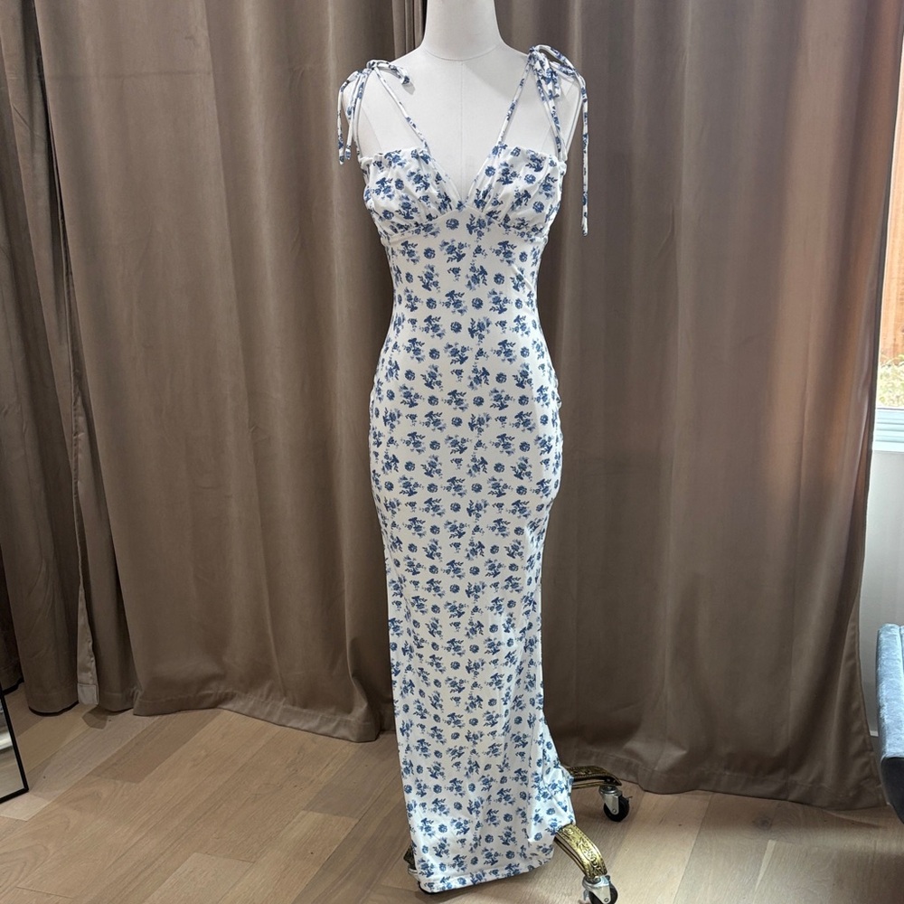 Elegant Blue Floral Dress